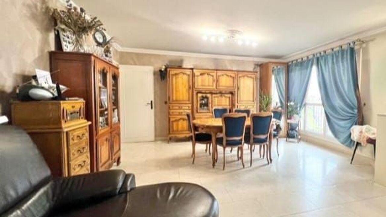 appartement 5 pièces 96 m2 à vendre à Garges-Lès-Gonesse (95140)