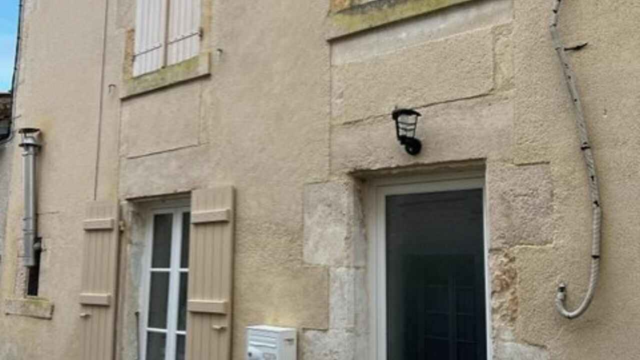 maison 3 pièces 62 m2 à vendre à Fontenay-le-Comte (85200)