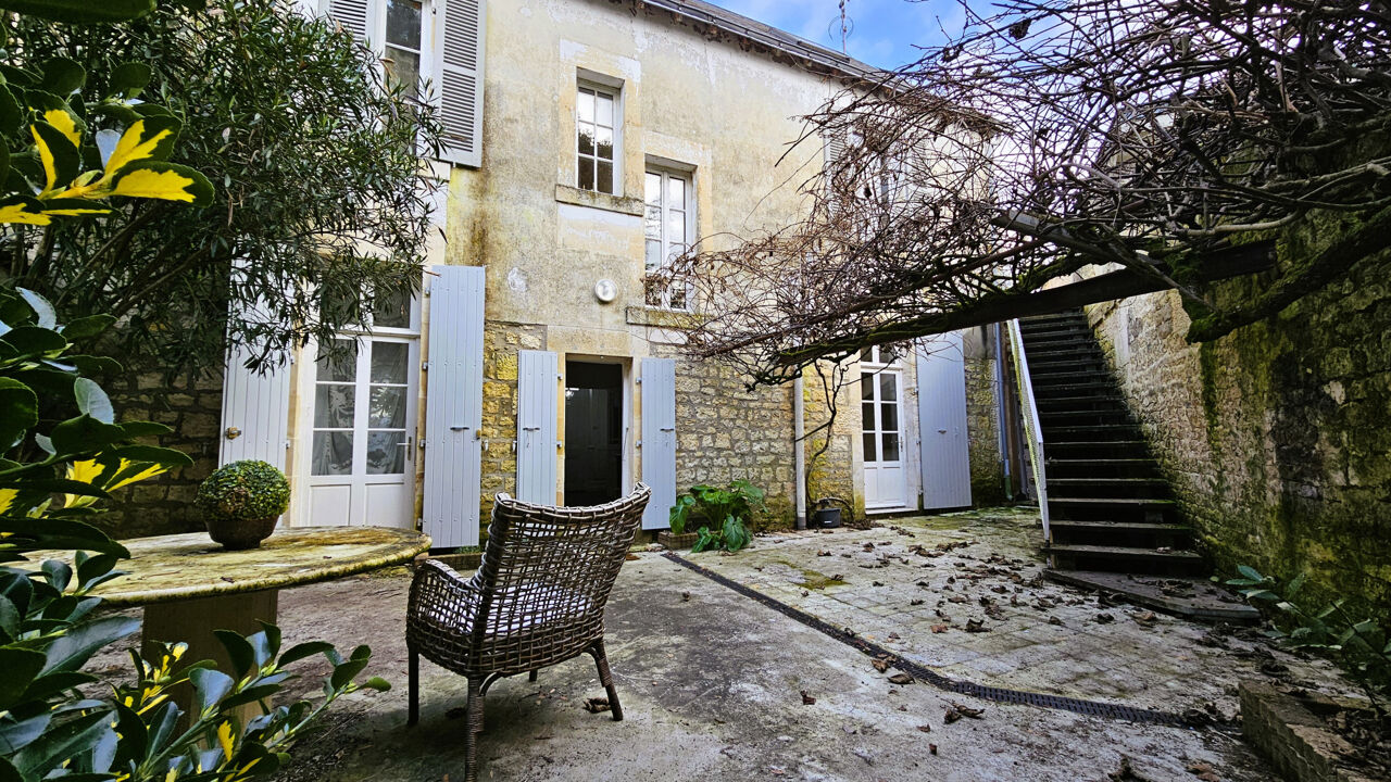 maison 7 pièces 182 m2 à vendre à Fontenay-le-Comte (85200)