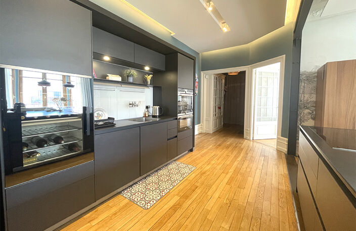 Superbe appartement 5 pièces en plein centre-ville — photo 4