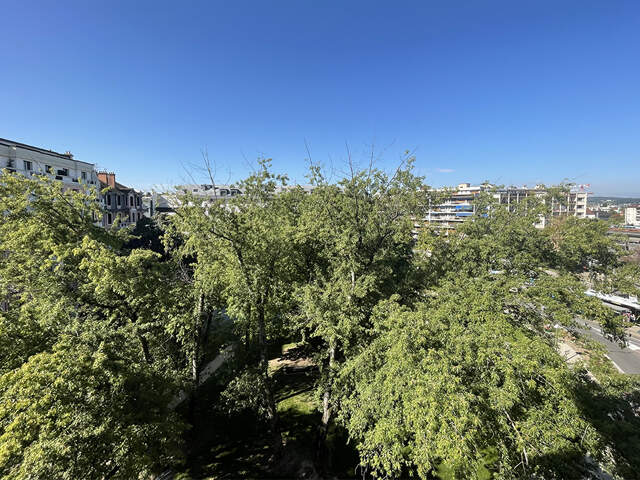 Superbe appartement 5 pièces en plein centre-ville — photo du bien