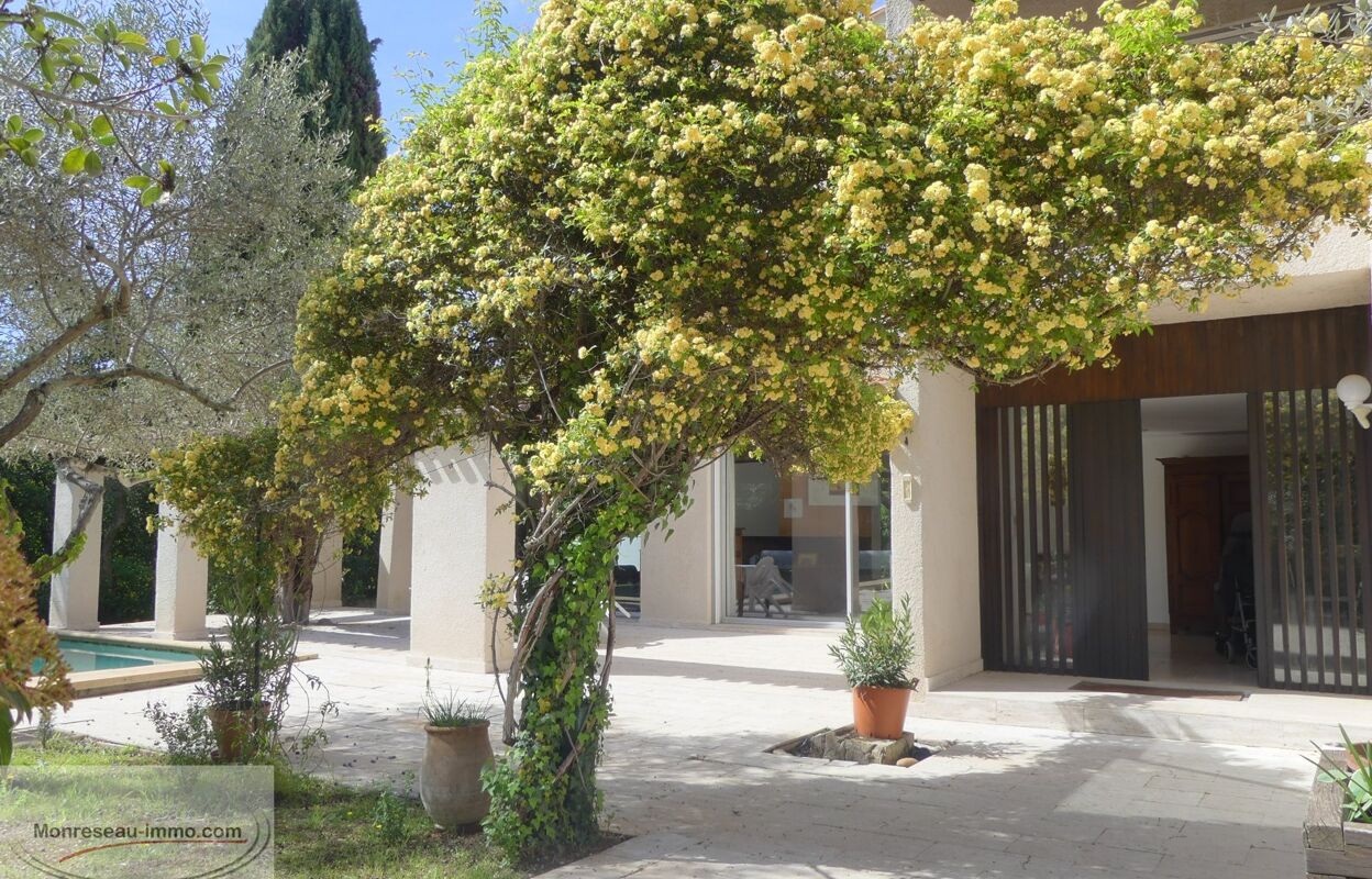 maison 8 pièces 260 m2 à vendre à Nîmes (30000)