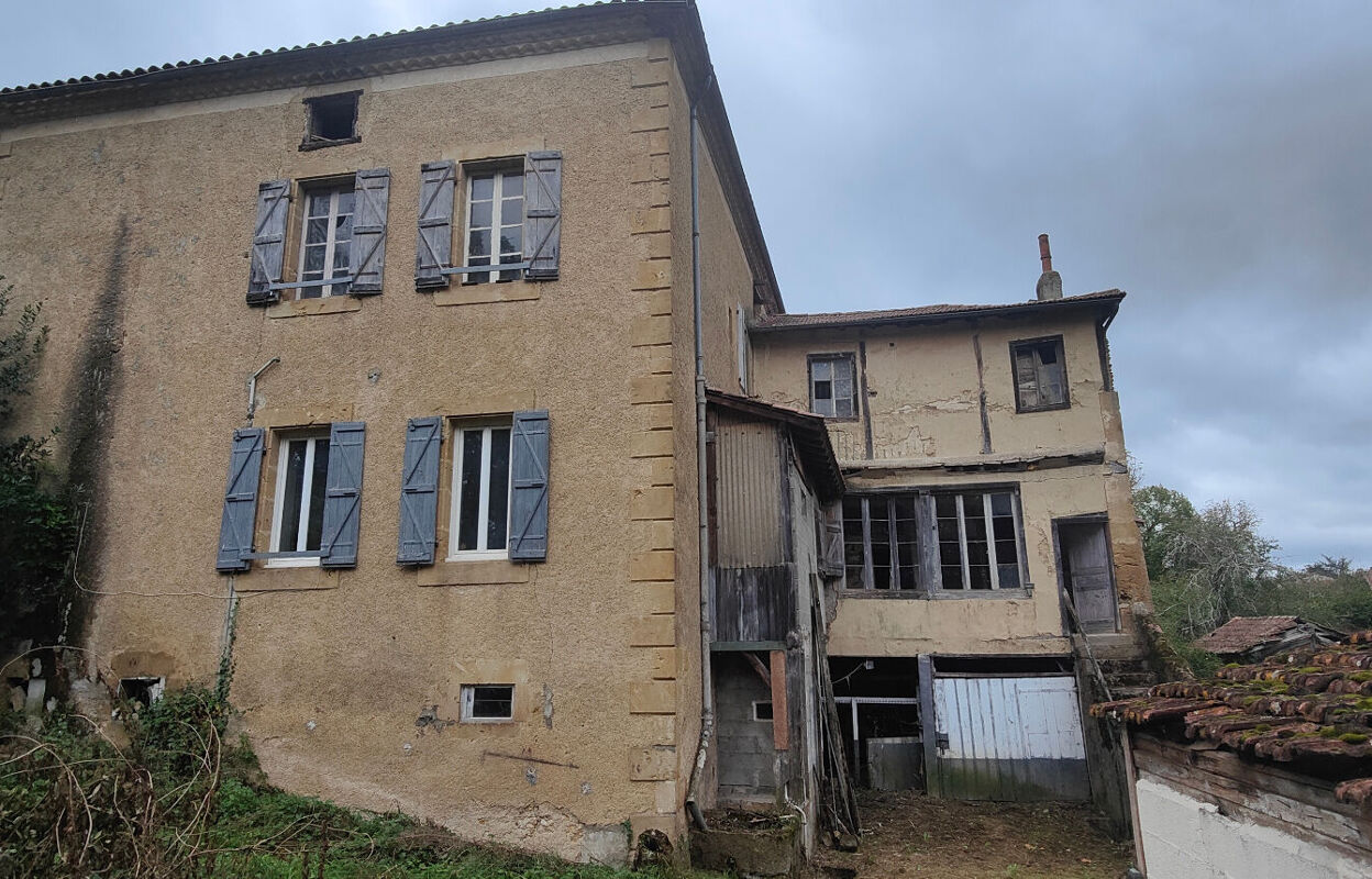 immeuble  pièces 157 m2 à vendre à Mirande (32300)