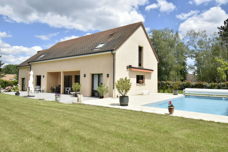 Villa / Maison 8 pièces  à vendre Givry 71640