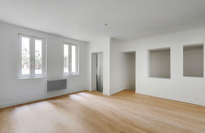 Paris 1er- Rue Jean Jacques Rousseau- appartement deux pièces... — photo 2