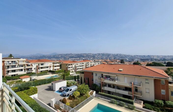 MAGNIFIQUE 3P DERNIER ETAGE — photo 2
