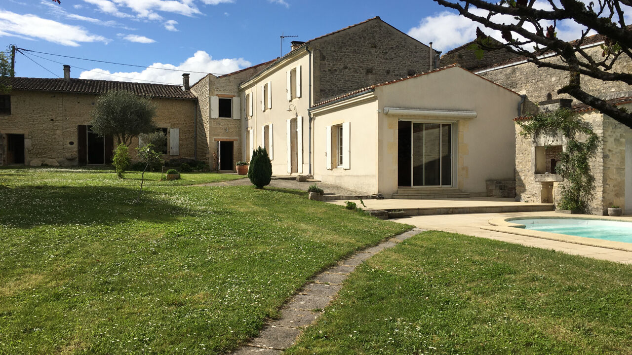 maison 7 pièces 250 m2 à vendre à Les Touches-de-Périgny (17160)