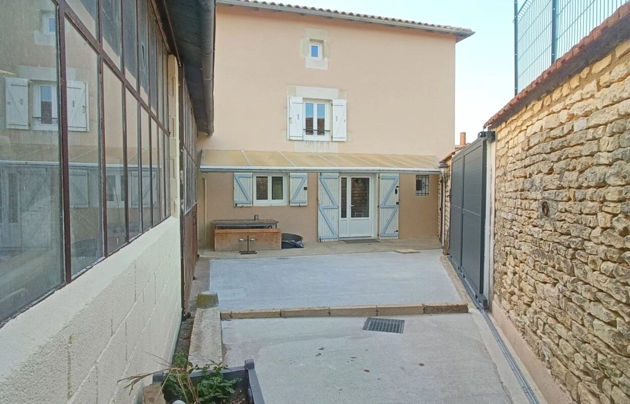 maison 7 pièces 125 m2 à vendre à Saint-Martin-la-Pallu (86380)