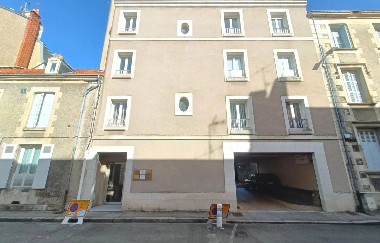 bureau 4 pièces 56 m2 à louer à Poitiers (86000)