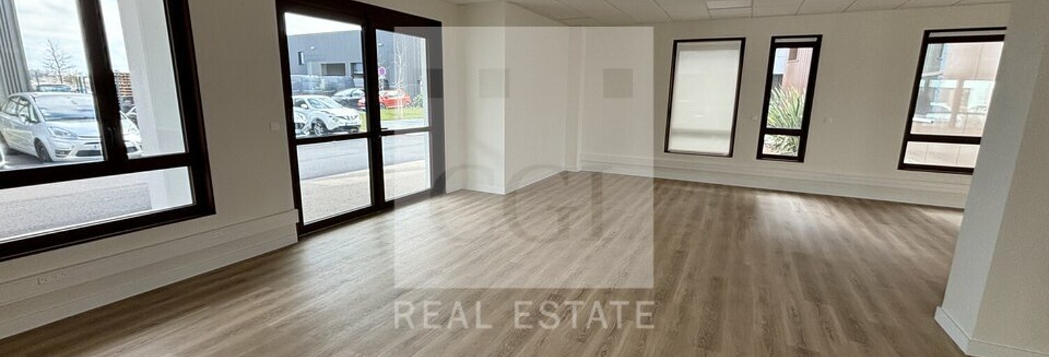 Bureau  1277 m² à louer à Genas (69740)