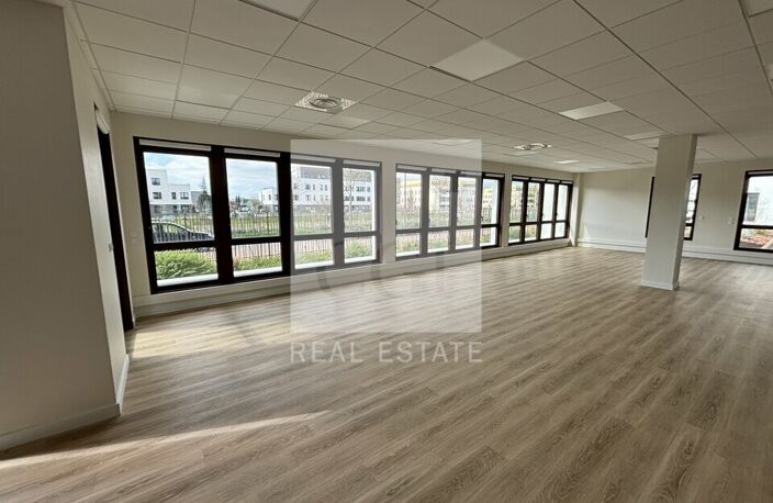 BUREAUX à LOUER — photo 3