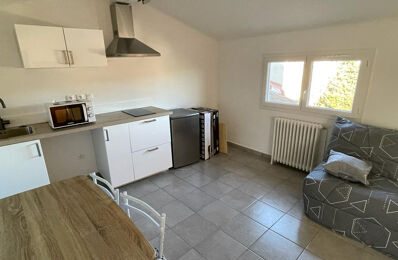 location appartement 600 € CC /mois à proximité de Roquevaire (13360)