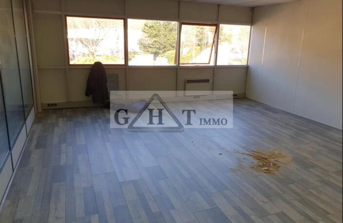 A LOUER NEUILLY SUR MARNE BUREAUX 70M2 — photo 2