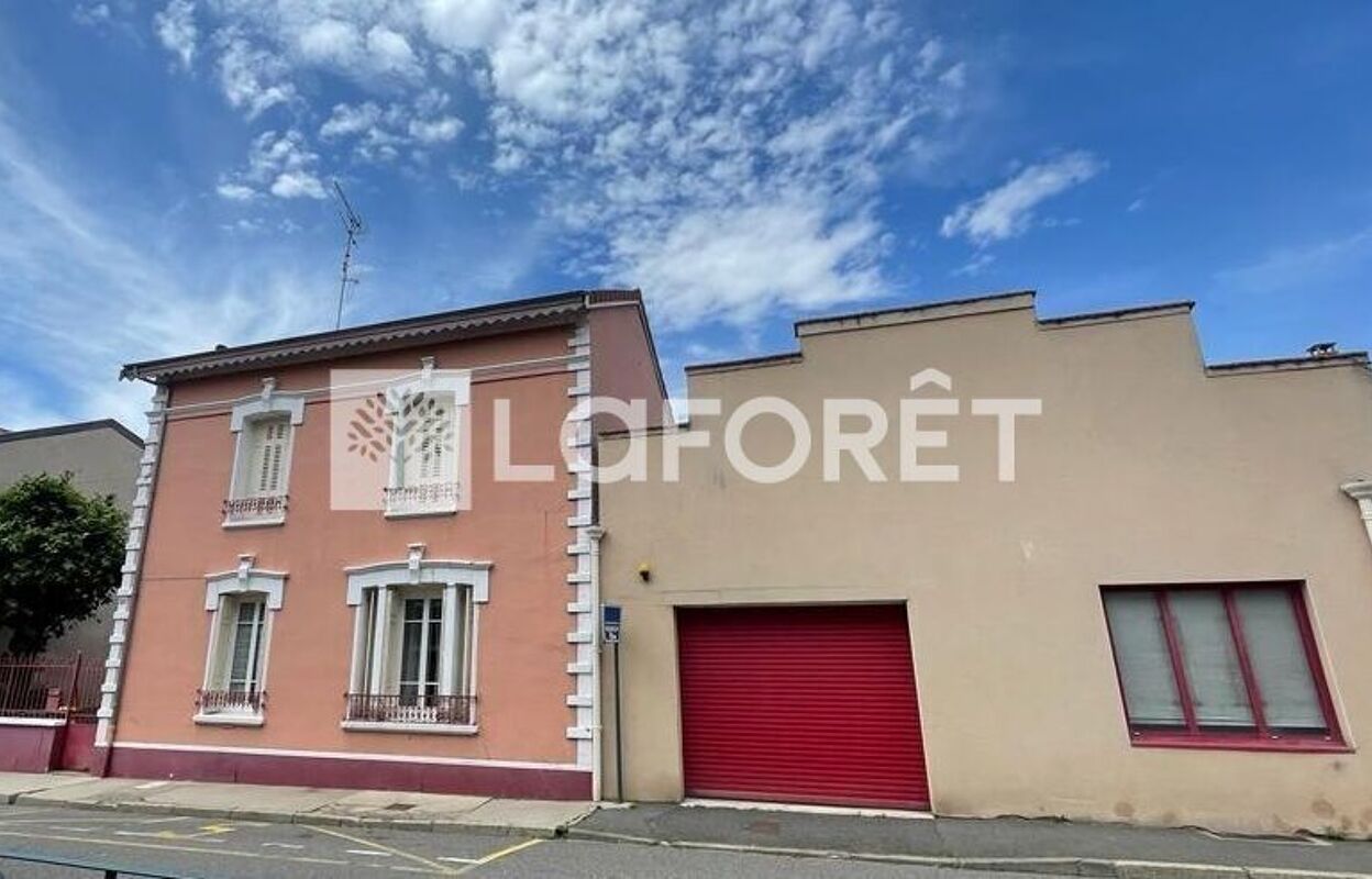 maison 6 pièces 140 m2 à vendre à Chazelles-sur-Lyon (42140)