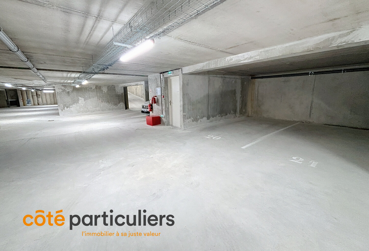 Place de stationnement Lepic — photo 1