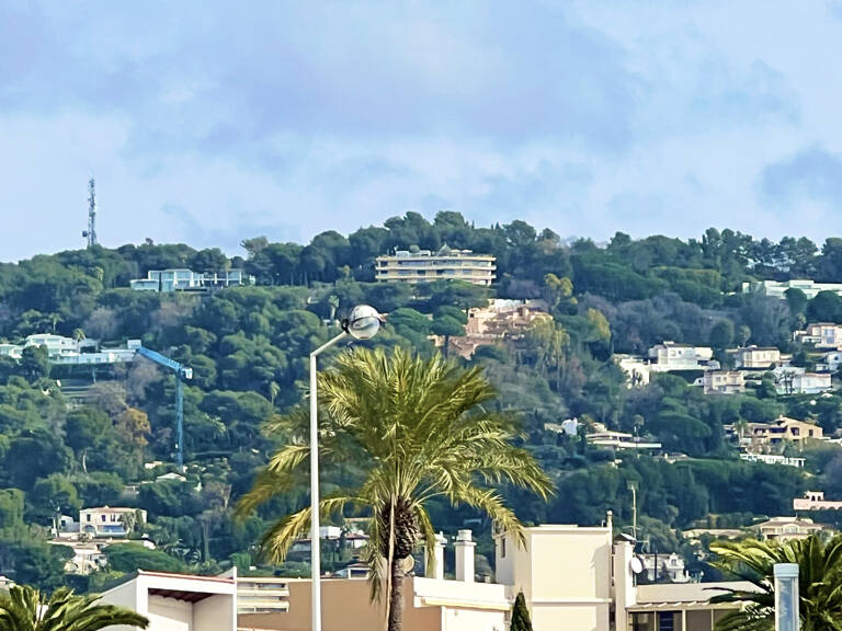 CANNES CENTRE QUARTIER BANANE T5/ 4 CHAMBRES D'HÔTEL 52M2 SU — photo 1