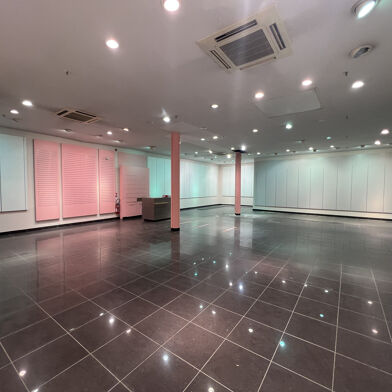 Commerce  318000 €