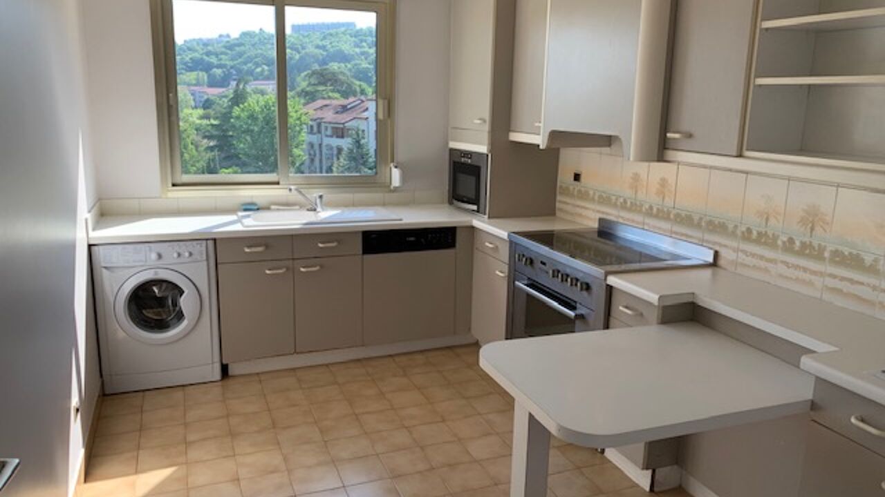 appartement 4 pièces 126 m2 à louer à Lyon 4 (69004)