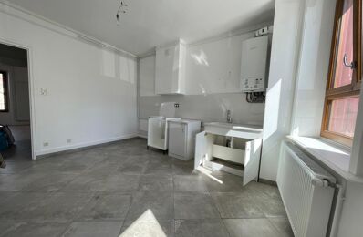 location appartement 330 € CC /mois à proximité de Saint-Sorlin (69440)