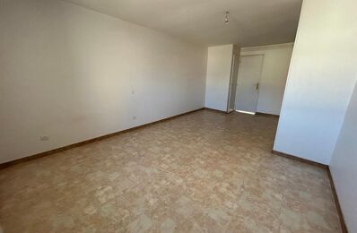 location appartement 357 € CC /mois à proximité de Bezannes (51430)