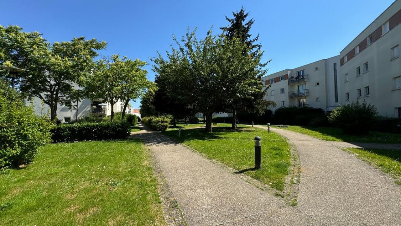 appartement 4 pièces 76 m2 à vendre à Élancourt (78990)