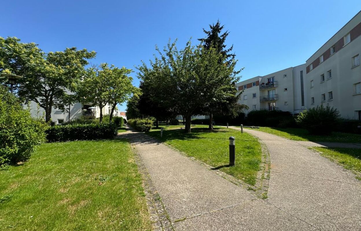 appartement 4 pièces 76 m2 à vendre à Élancourt (78990)