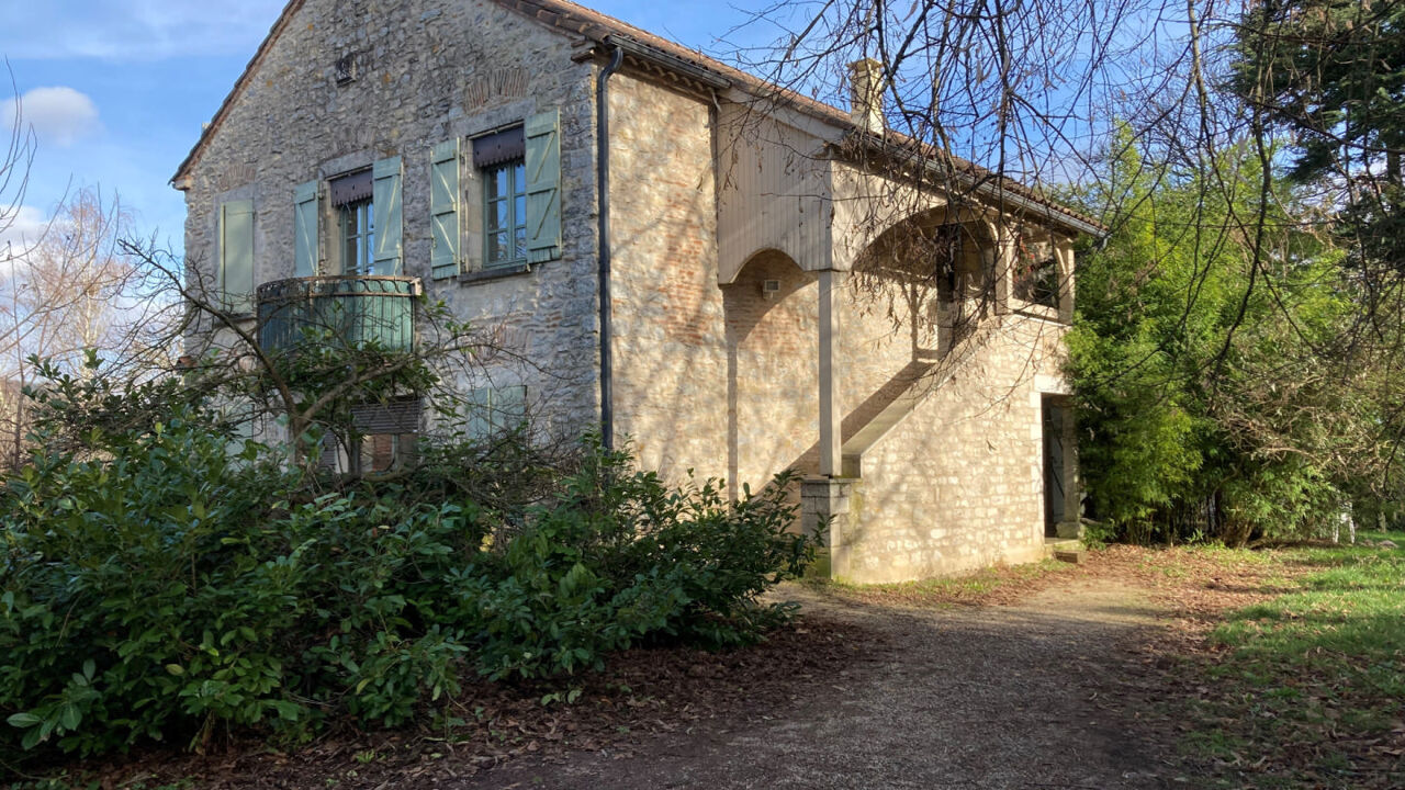 maison 21 pièces 450 m2 à vendre à Cahors (46000)