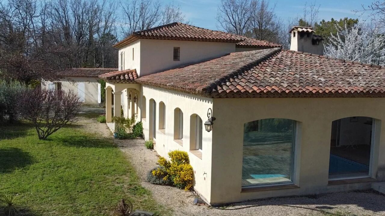 maison 7 pièces 200 m2 à vendre à Saint-Paul-en-Forêt (83440)