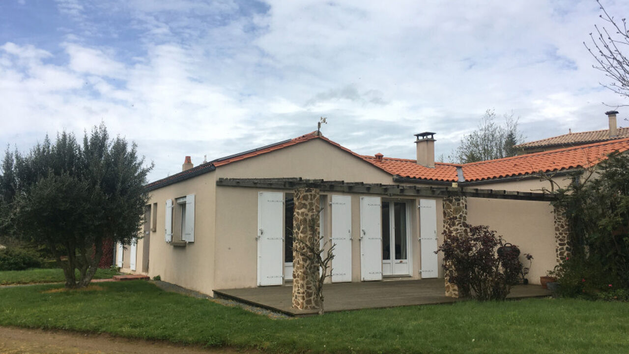 maison  pièces 112 m2 à vendre à Pouzauges (85700)