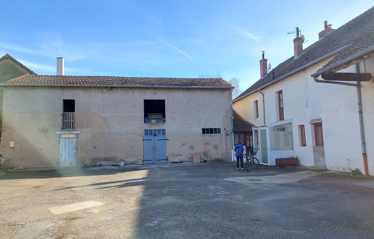 maison  pièces 152 m2 à vendre à Saint-Rémy (71100)