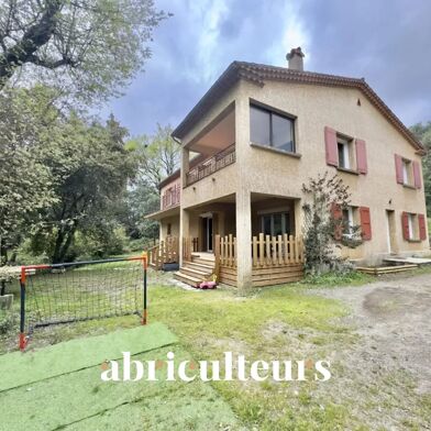 Maison 7 pièces 176 m²