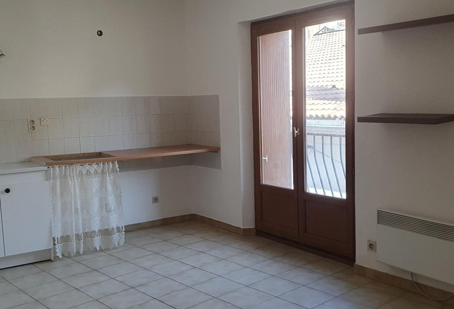 Maison de village composée de 3 logements et 1 atelier - — photo 1