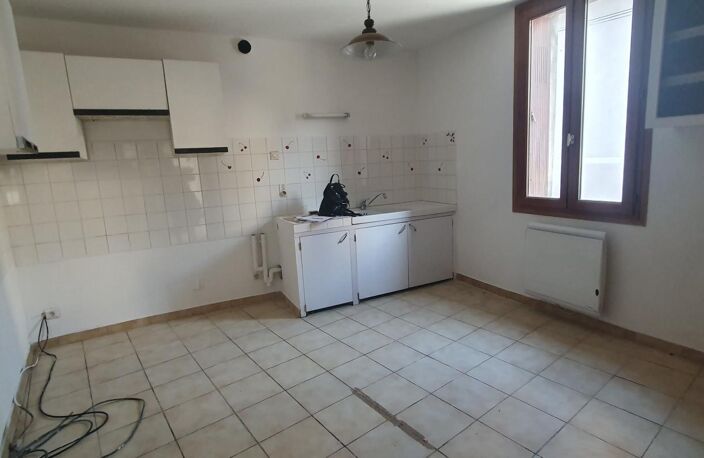 Maison de village composée de 3 logements et 1 atelier - — photo 2