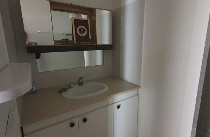 Maison de village composée de 3 logements et 1 atelier - — photo 3