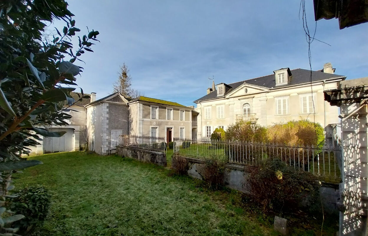 maison 10 pièces 400 m2 à vendre à Montaut (64800)