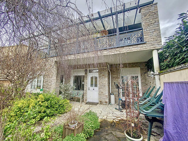 Maison Familiale  7 pieces — photo du bien