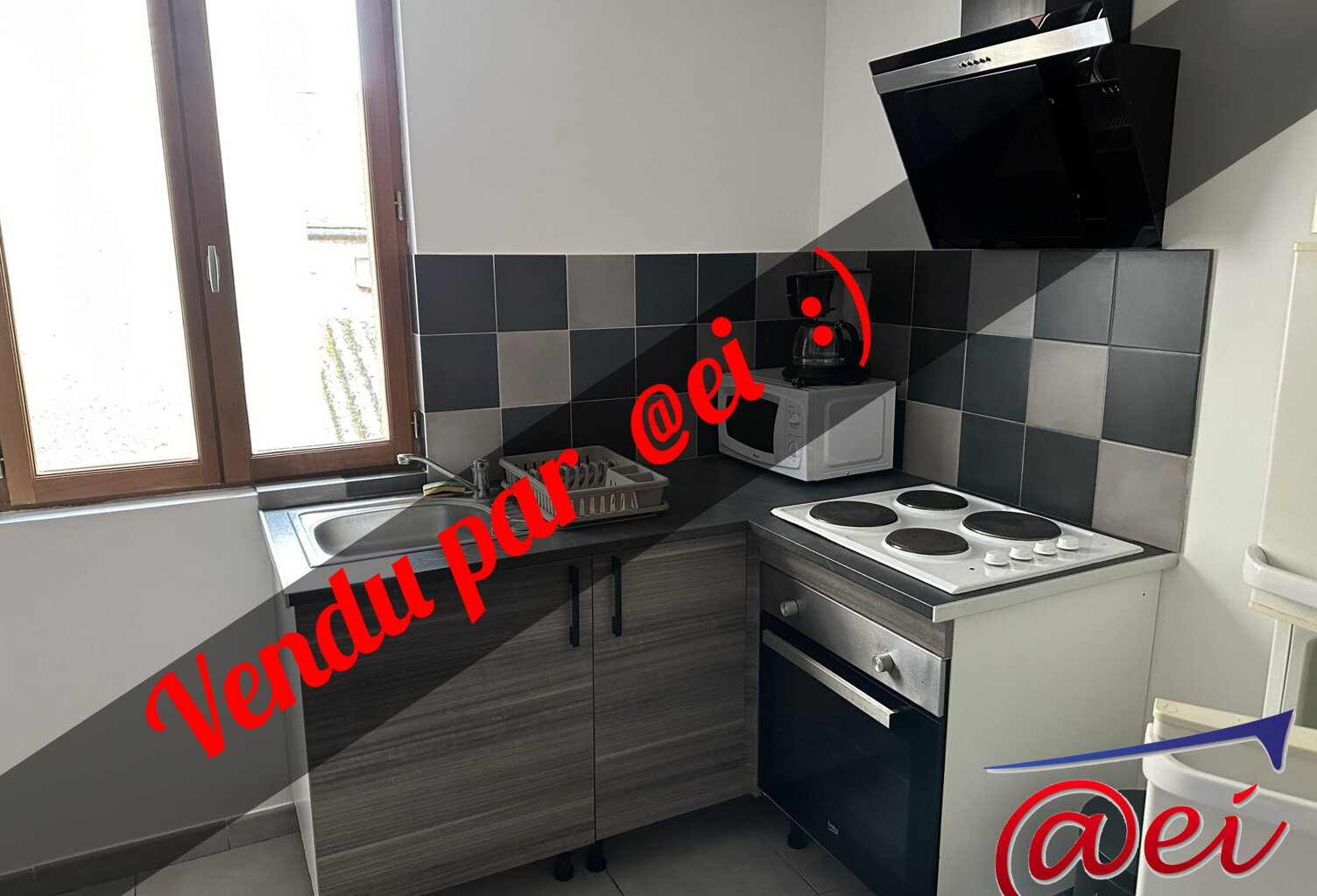Immeuble de 3 appartements + local Commercial de 194m² revenus — photo 1