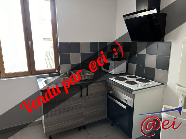 Immeuble de 3 appartements + local Commercial de 194m² revenus — photo 1
