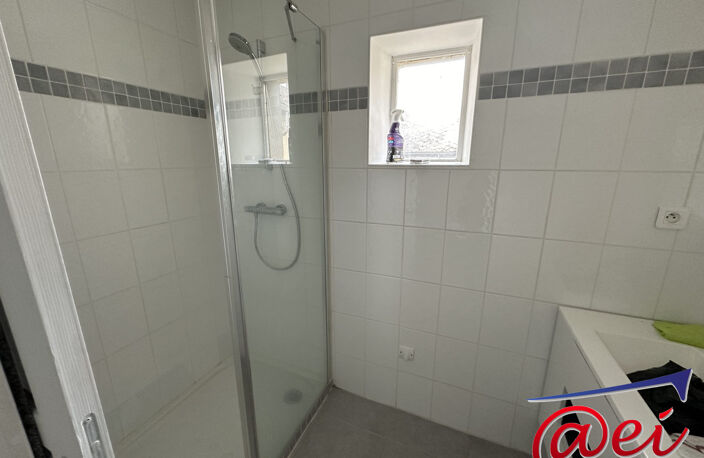 Immeuble de 3 appartements + local Commercial de 194m² revenus — photo 3