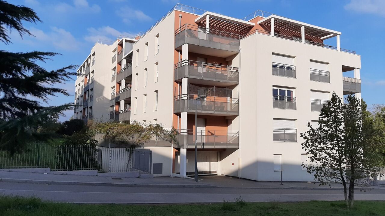 appartement 3 pièces 58 m2 à louer à Vénissieux (69200)