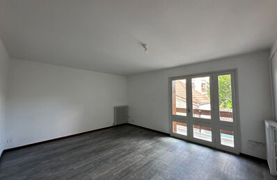 location appartement 730 € CC /mois à proximité de Bressols (82710)