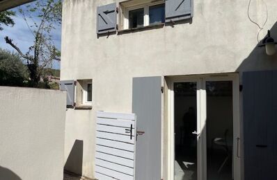 location appartement 590 € CC /mois à proximité de Saint-Cannat (13760)