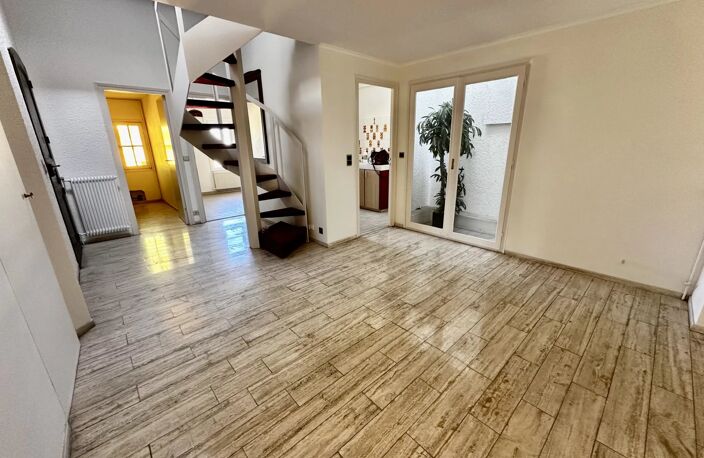 Duplex, 3 chambres, 2 SDB, centre ville, expo Sud — photo 4