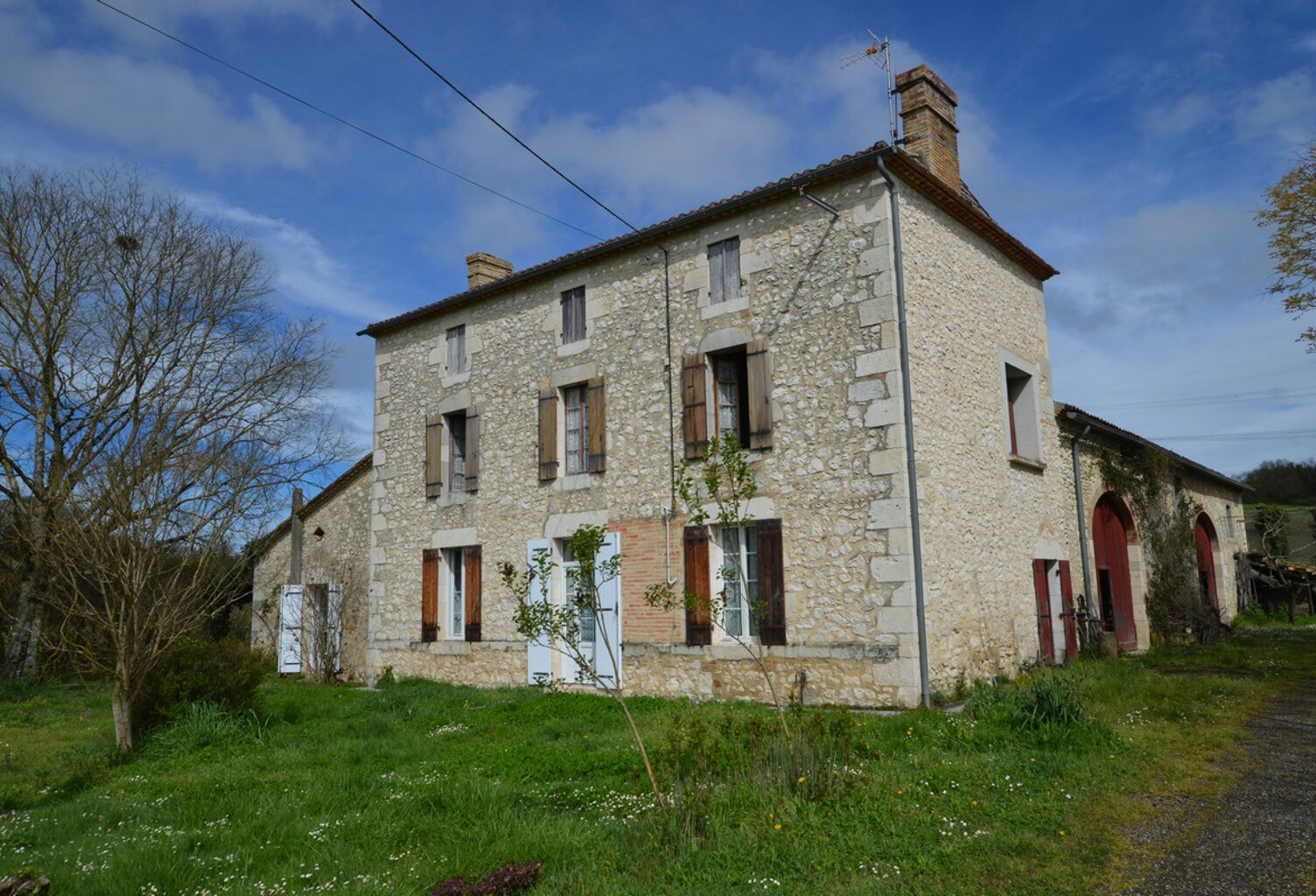 Très belle bâtisse en pierre  — photo 1