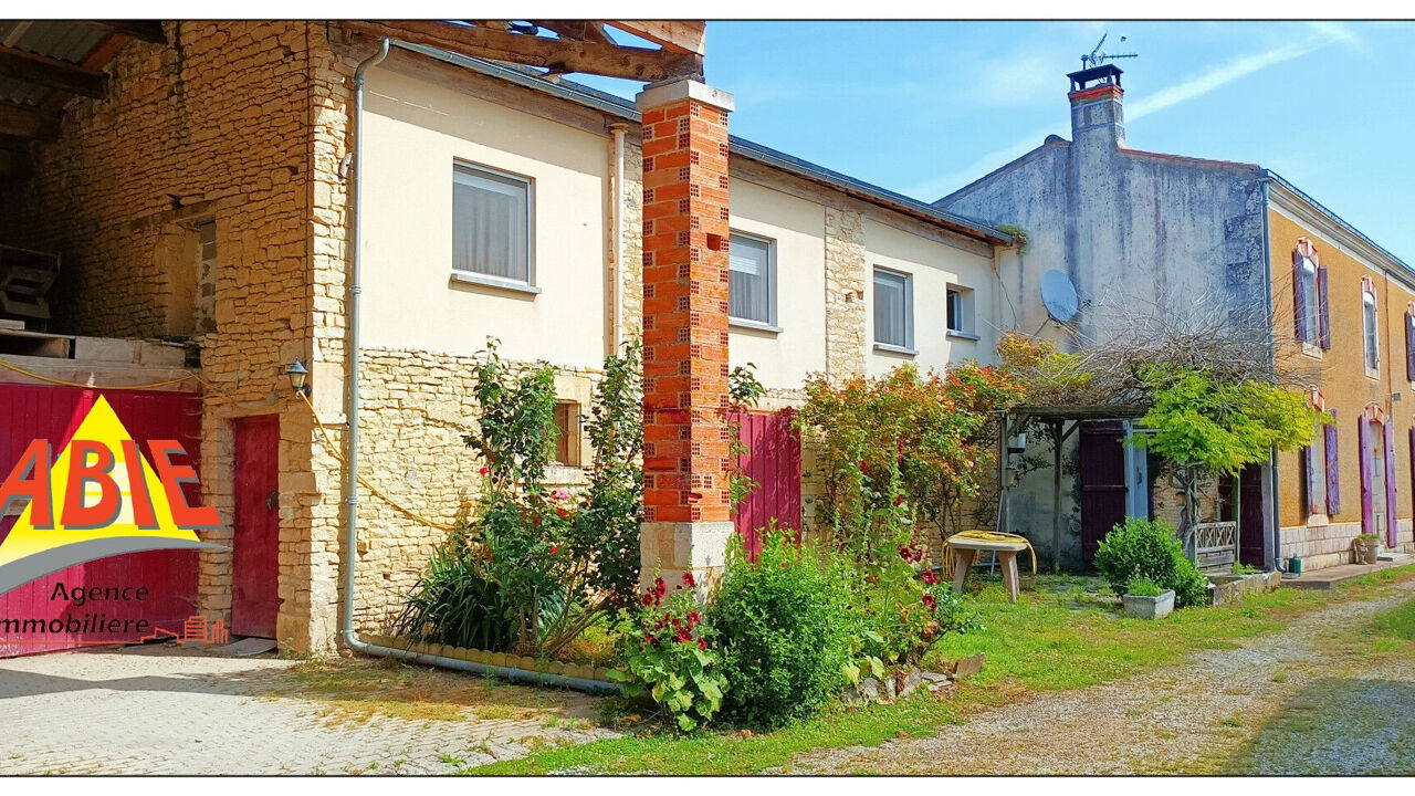 maison 10 pièces 263 m2 à vendre à Saint-Hilaire-la-Palud (79210)