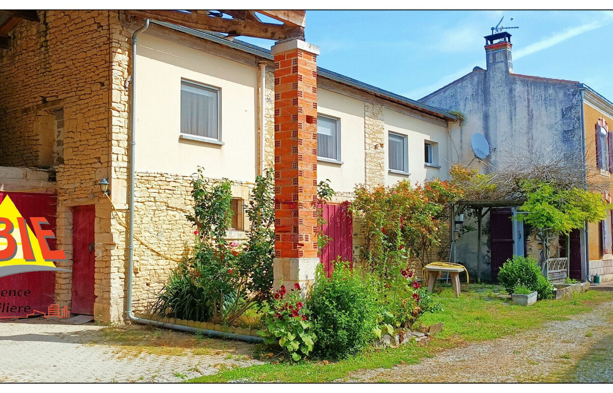 maison 10 pièces 263 m2 à vendre à Saint-Hilaire-la-Palud (79210)