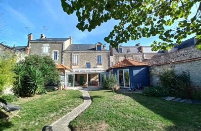 maison 10 pièces 300 m2 à vendre à Fontenay-le-Comte (85200)