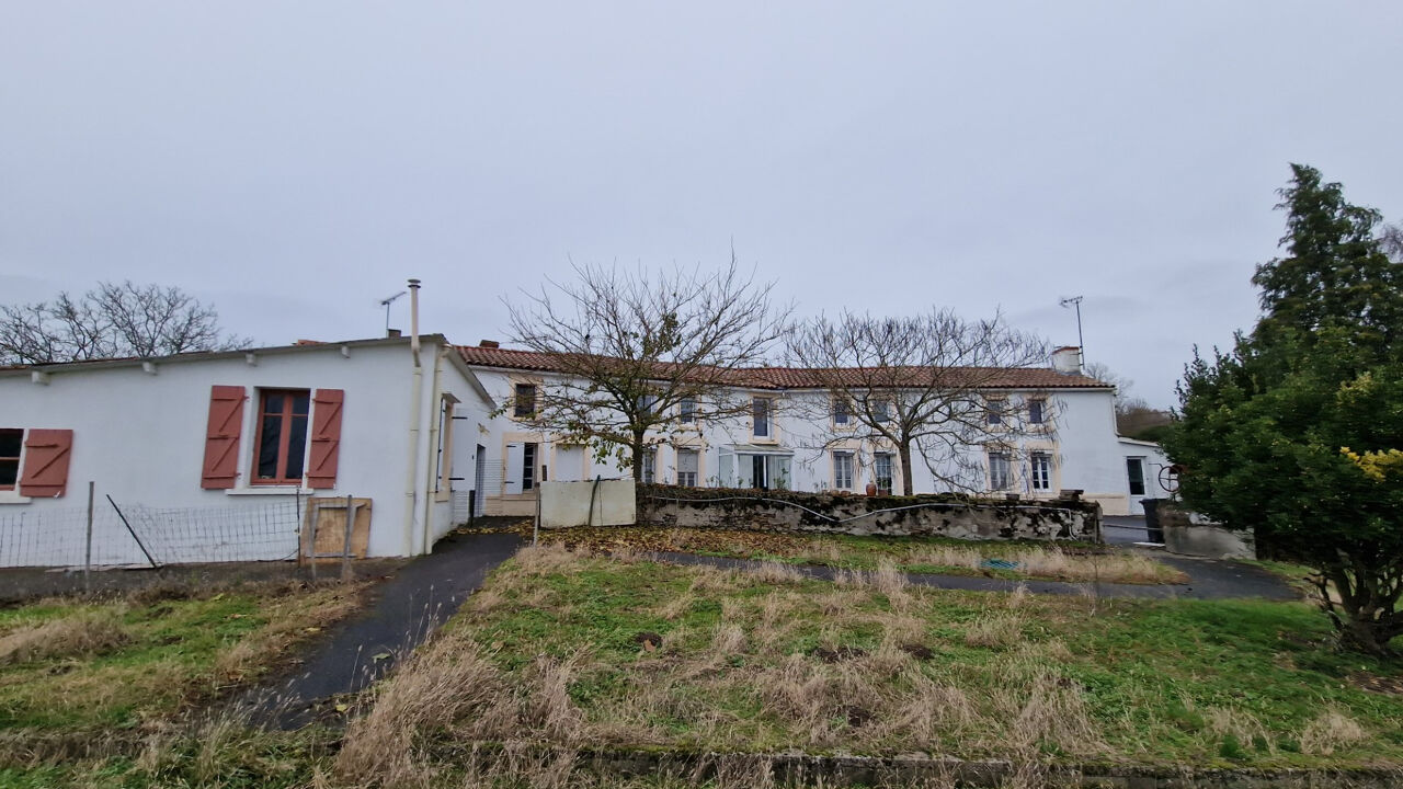 maison 8 pièces 148 m2 à vendre à Saint-Hilaire-de-Voust (85120)