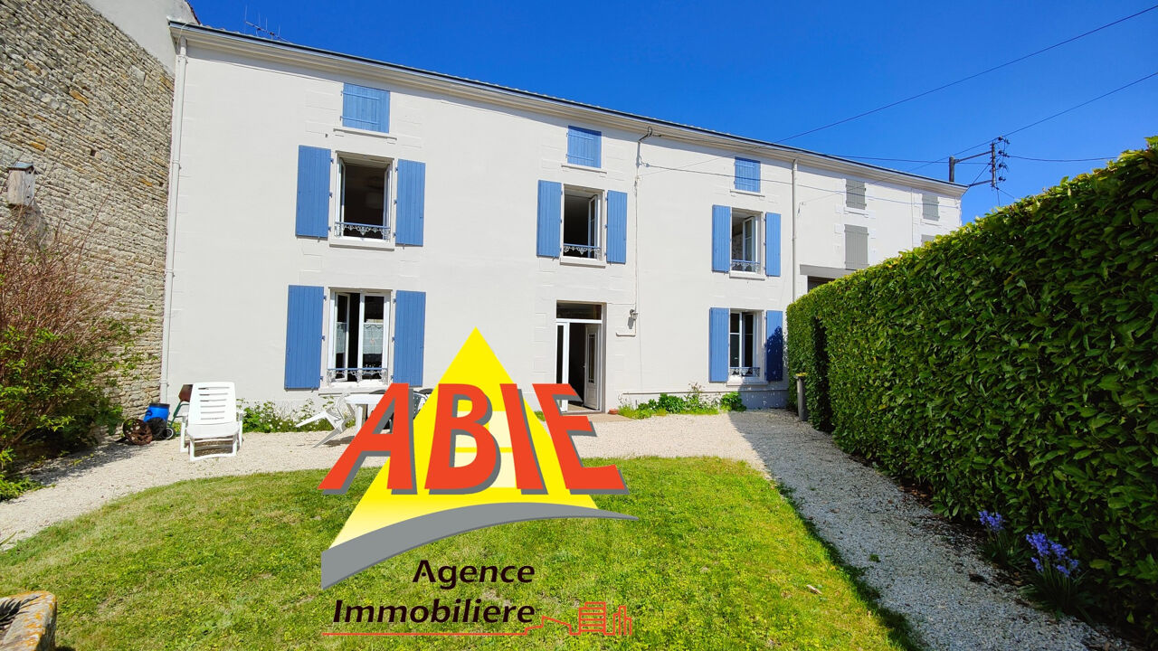 maison 6 pièces 167 m2 à vendre à Saint-Hilaire-la-Palud (79210)