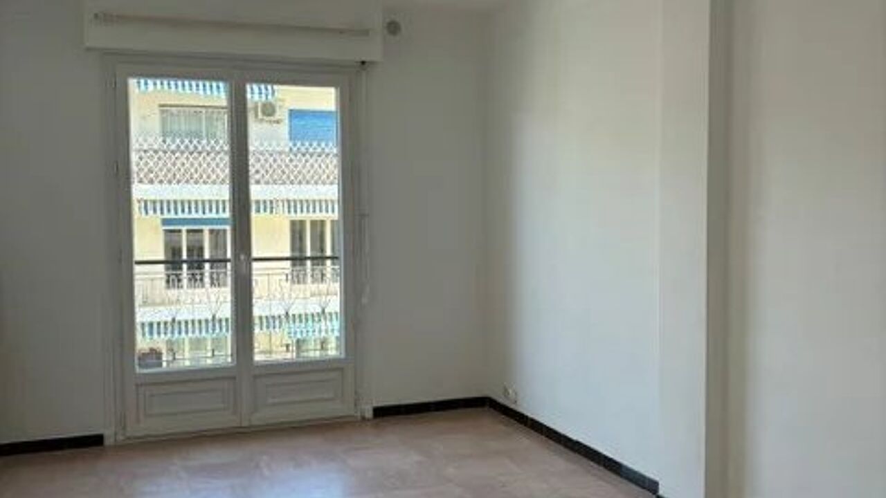 appartement 1 pièces 27 m2 à Le Cannet (06110)